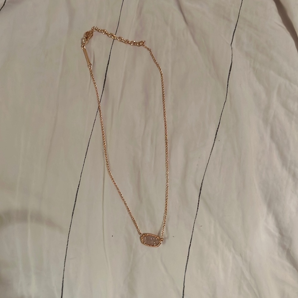 Kendra Scott necklace!!